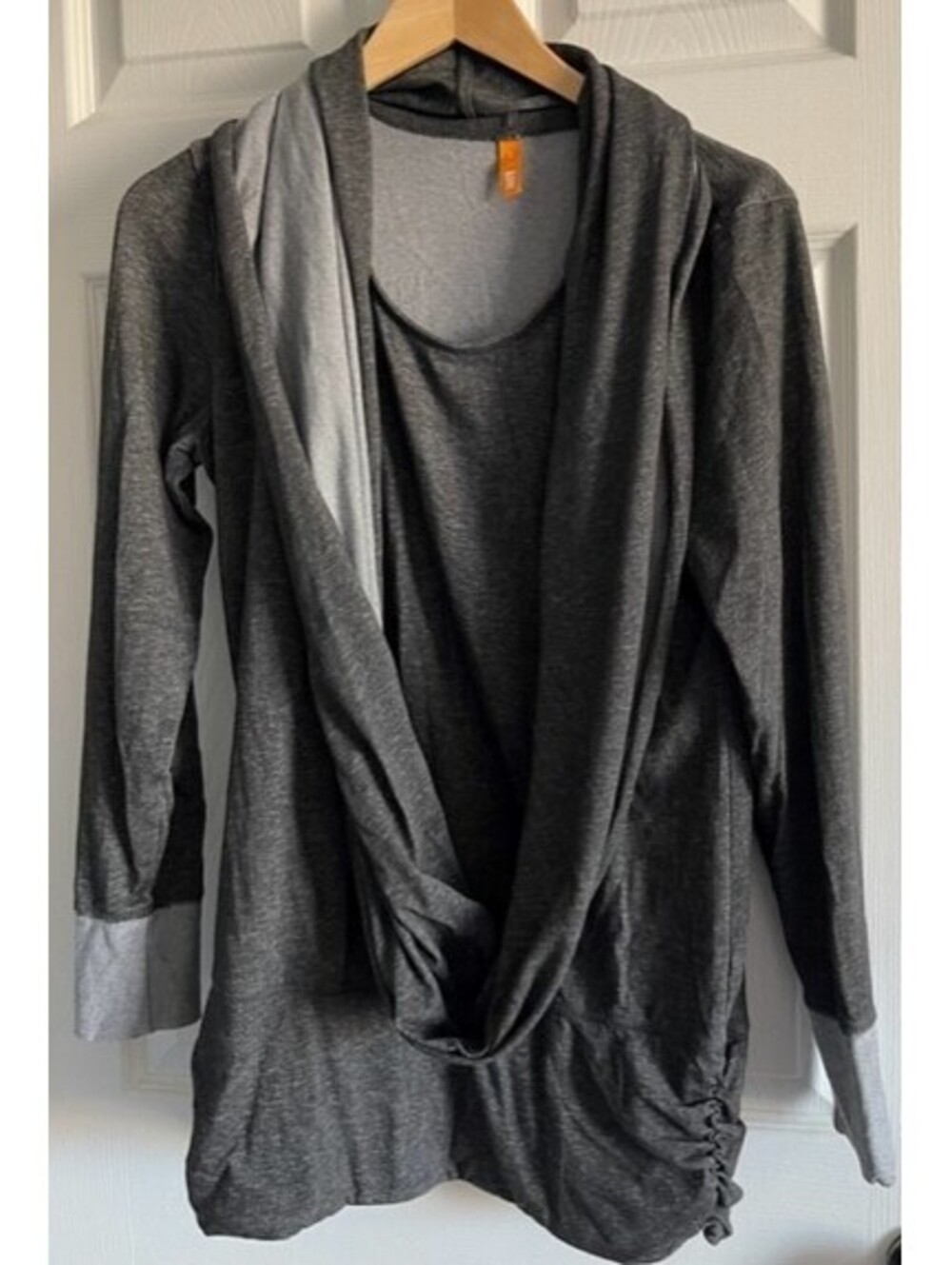 Lucy Activewear Top Dark & Light Gray Attached Scarf Hood Long Sleeve Stretch